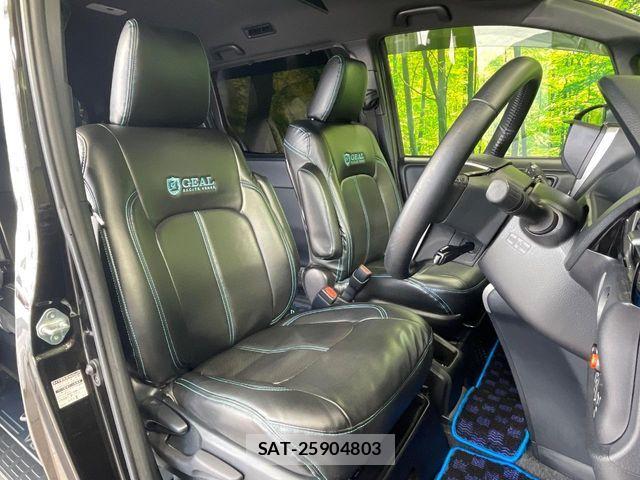 Toyota VOXY HYBRID 2021-10 8159512-8