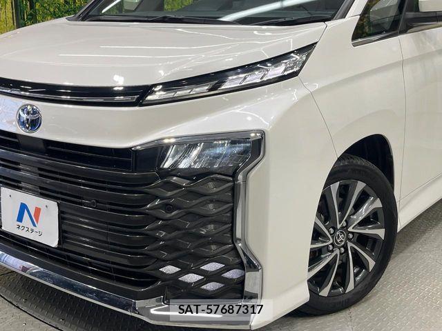 Toyota VOXY HYBRID 2023-07 8159500-12