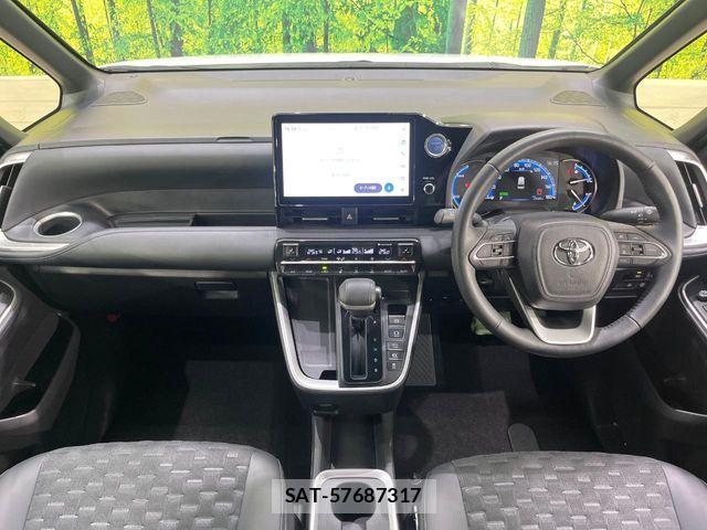 Toyota VOXY HYBRID 2023-07 8159500-1