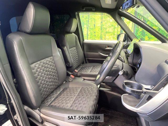 Toyota VOXY HYBRID 2022-09 8159510-9