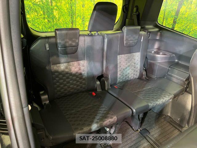 Toyota VOXY HYBRID 2022-11 8159509-9