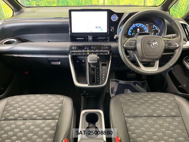 Toyota VOXY HYBRID 2022-11 8159509-1