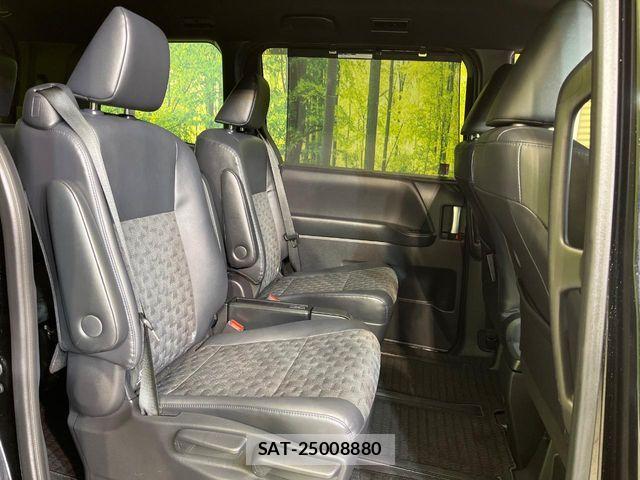 Toyota VOXY HYBRID 2022-11 8159509-8