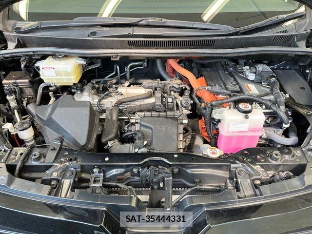 Toyota VOXY HYBRID 2020-01 8210992-17