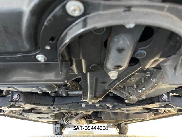 Toyota VOXY HYBRID 2020-01 8210992-18
