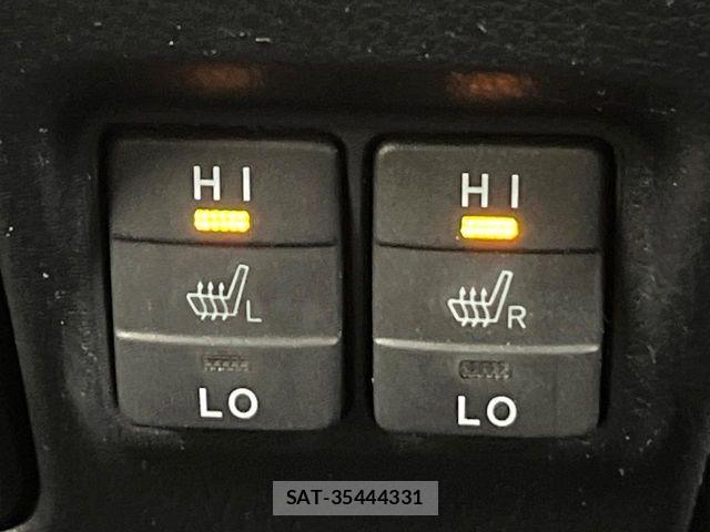 Toyota VOXY HYBRID 2020-01 8210992-6