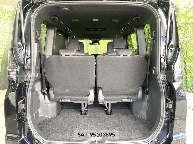 Toyota VOXY HYBRID 2023-03 8210987-10
