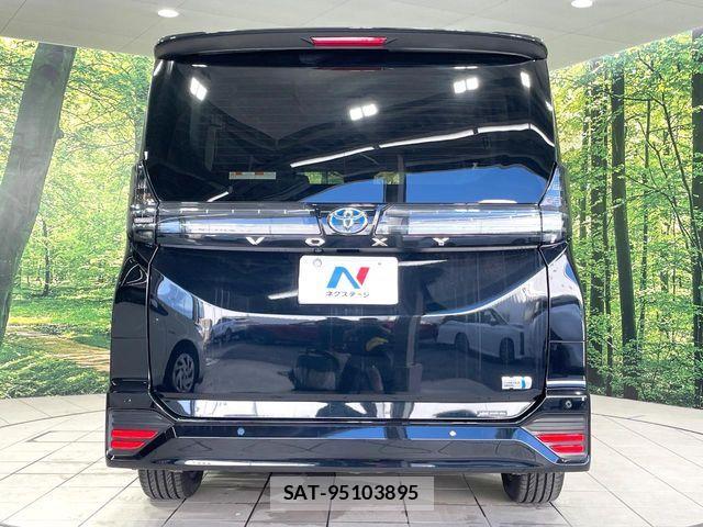 Toyota VOXY HYBRID 2023-03 8210987-15