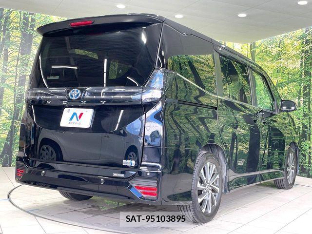 Toyota VOXY HYBRID 2023-03 8210987-17