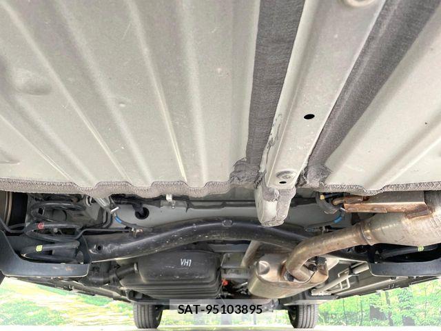 Toyota VOXY HYBRID 2023-03 8210987-19