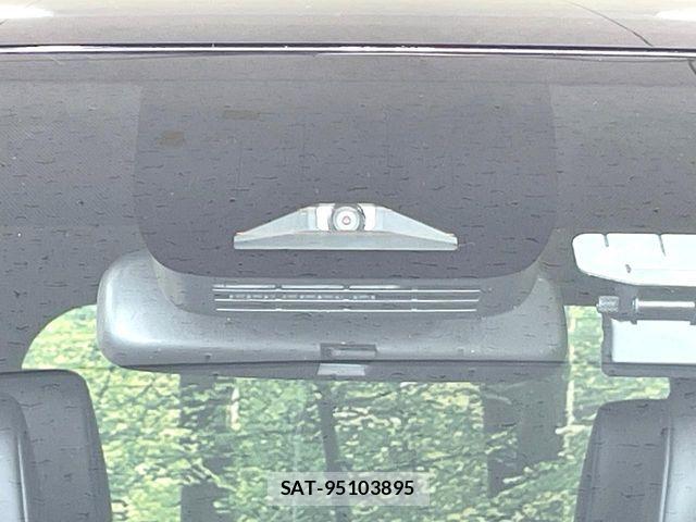 Toyota VOXY HYBRID 2023-03 8210987-4