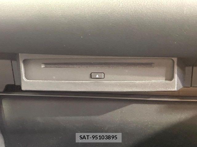 Toyota VOXY HYBRID 2023-03 8210987-5