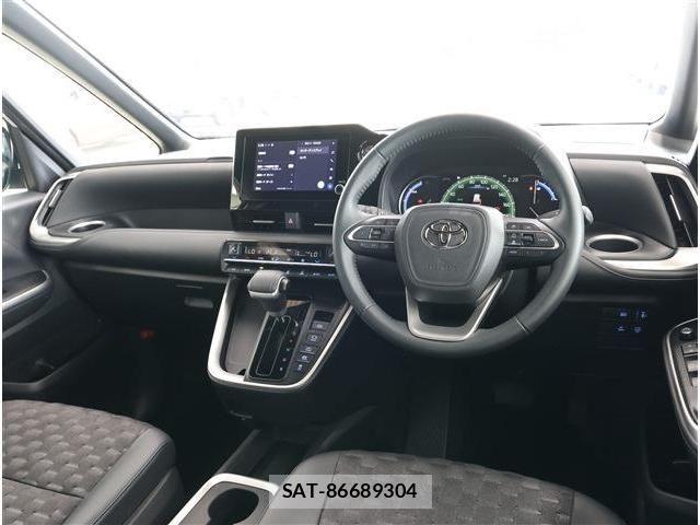 Toyota VOXY HYBRID 2025-06 8210978-1
