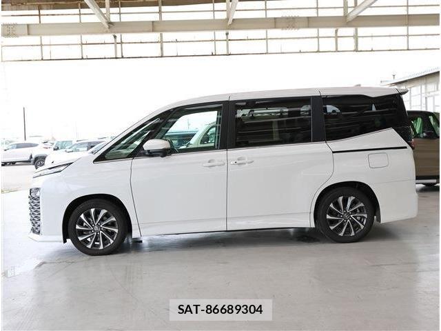 Toyota VOXY HYBRID 2025-06 8210978-26