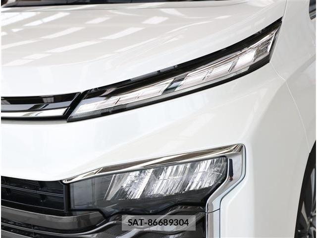 Toyota VOXY HYBRID 2025-06 8210978-27
