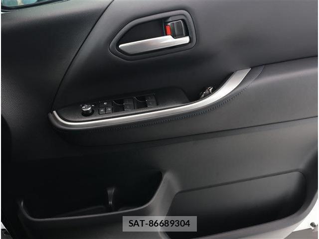 Toyota VOXY HYBRID 2025-06 8210978-4