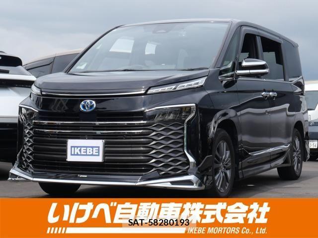 Toyota VOXY HYBRID 2023-12 8210986-0