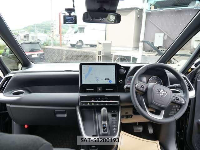 Toyota VOXY HYBRID 2023-12 8210986-14