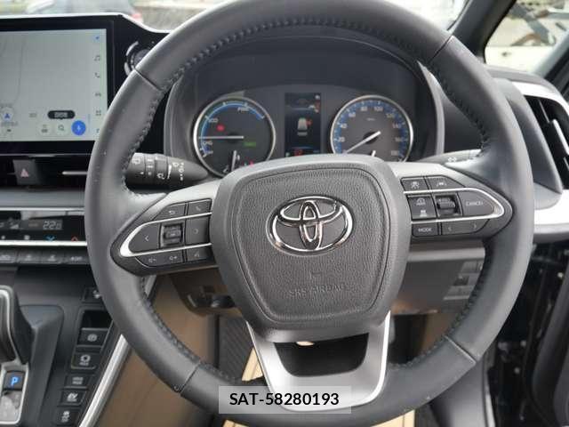 Toyota VOXY HYBRID 2023-12 8210986-28