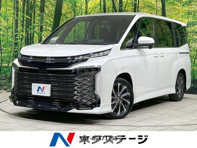 Toyota VOXY HYBRID 2023-10 8210972-0