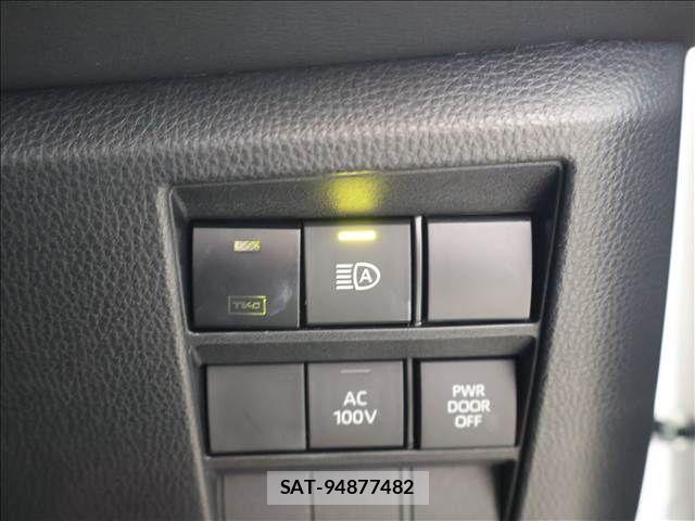Toyota VOXY HYBRID 2024-07 8210975-10