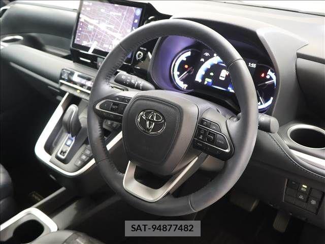 Toyota VOXY HYBRID 2024-07 8210975-12