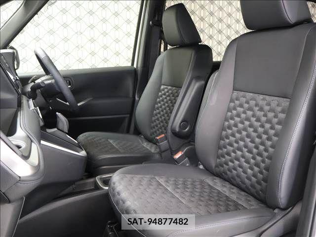 Toyota VOXY HYBRID 2024-07 8210975-13