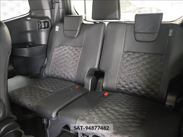Toyota VOXY HYBRID 2024-07 8210975-14