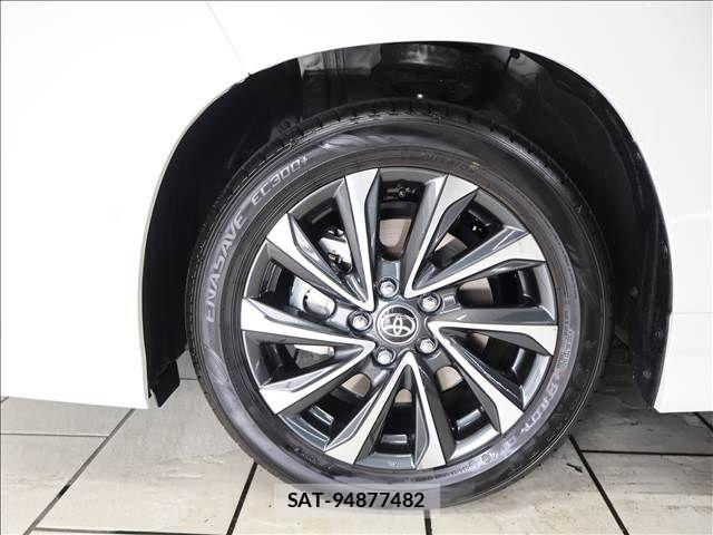 Toyota VOXY HYBRID 2024-07 8210975-16