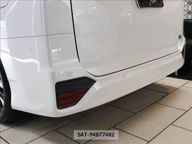 Toyota VOXY HYBRID 2024-07 8210975-18