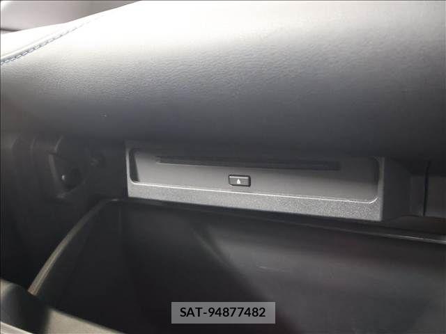 Toyota VOXY HYBRID 2024-07 8210975-6