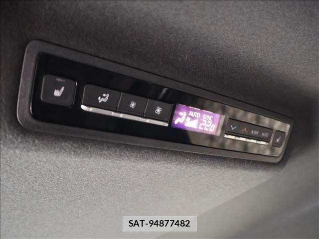 Toyota VOXY HYBRID 2024-07 8210975-8