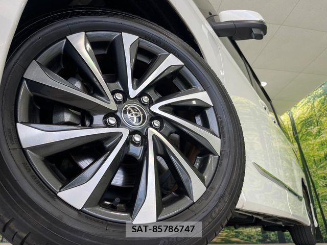 Toyota VOXY HYBRID 2023-01 8210970-13