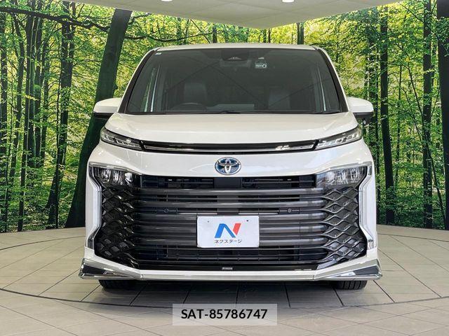 Toyota VOXY HYBRID 2023-01 8210970-14