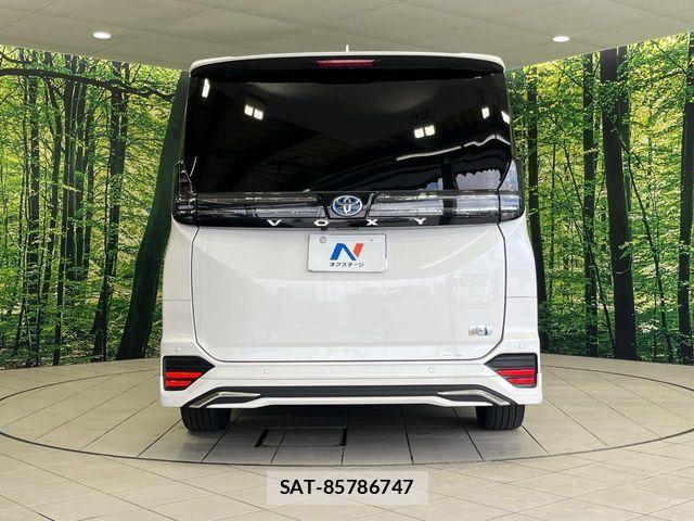 Toyota VOXY HYBRID 2023-01 8210970-15
