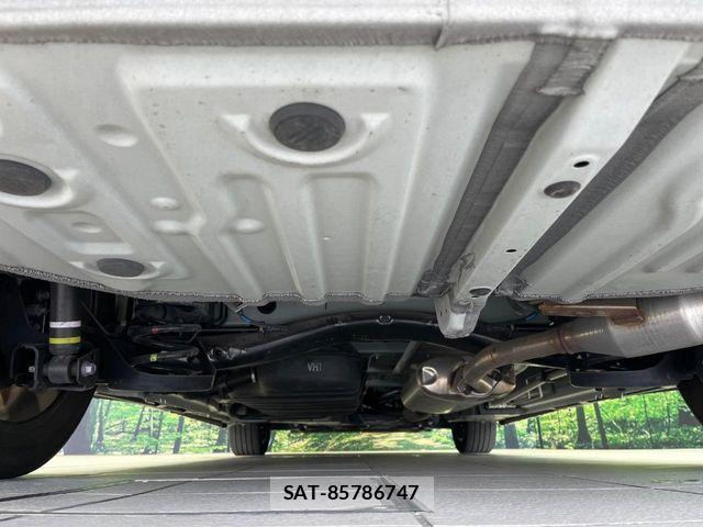 Toyota VOXY HYBRID 2023-01 8210970-19