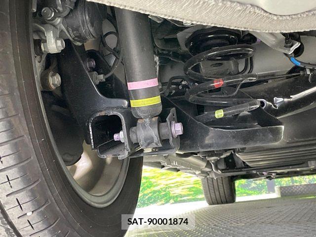 Toyota VOXY HYBRID 2025-06 8210964-19