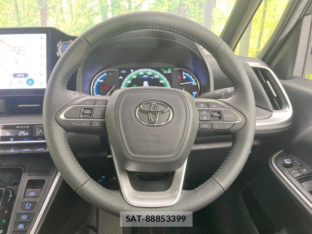 Toyota VOXY HYBRID 2023-07 8210979-11