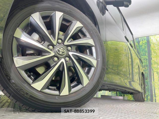 Toyota VOXY HYBRID 2023-07 8210979-13