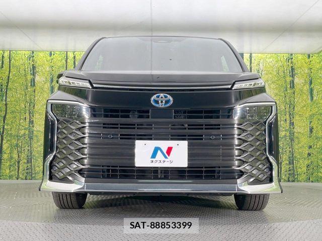 Toyota VOXY HYBRID 2023-07 8210979-14