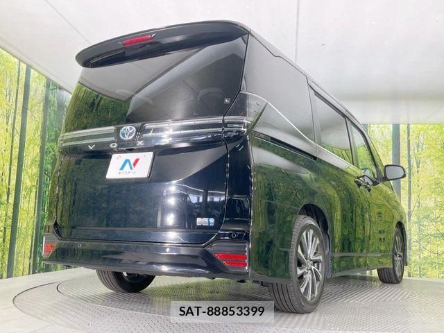 Toyota VOXY HYBRID 2023-07 8210979-17