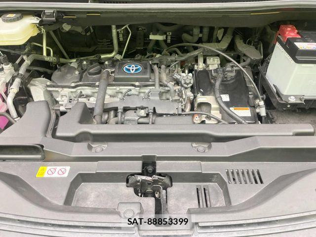 Toyota VOXY HYBRID 2023-07 8210979-18
