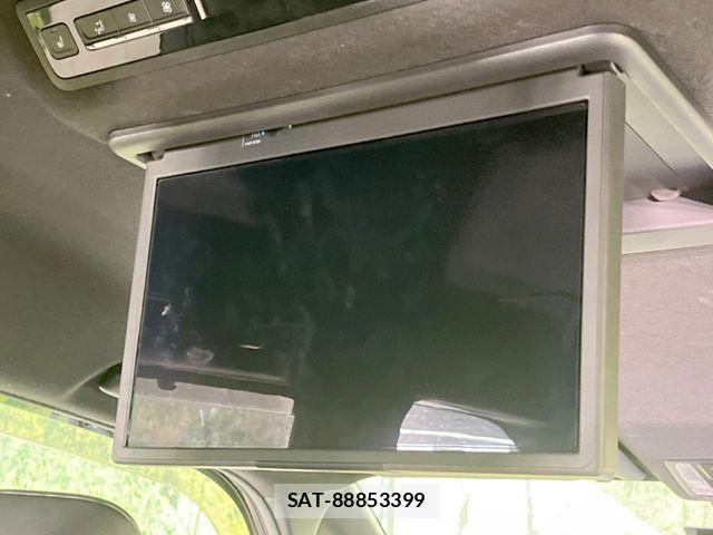 Toyota VOXY HYBRID 2023-07 8210979-2