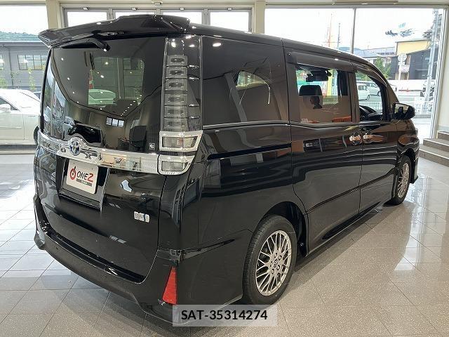 Toyota VOXY HYBRID 2021-09 8210991-17