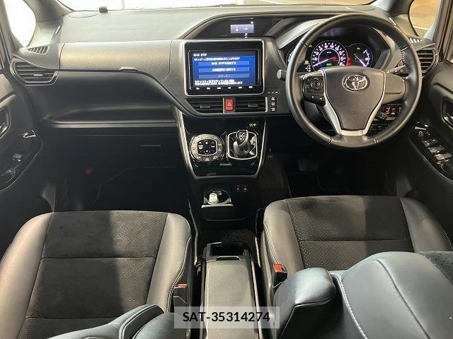 Toyota VOXY HYBRID 2021-09 8210991-1