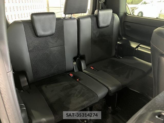 Toyota VOXY HYBRID 2021-09 8210991-8