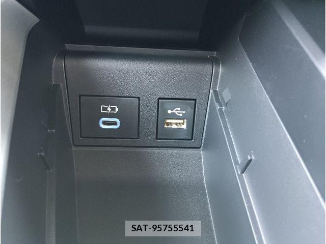 Toyota VOXY HYBRID 2022-03 8210984-17