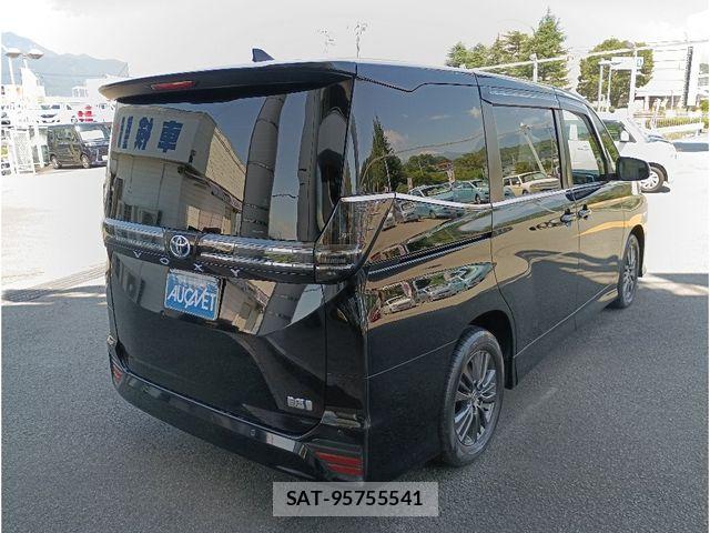 Toyota VOXY HYBRID 2022-03 8210984-1