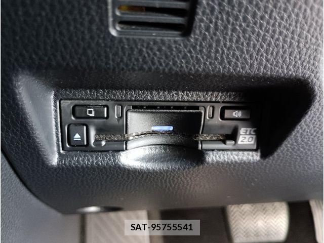 Toyota VOXY HYBRID 2022-03 8210984-25