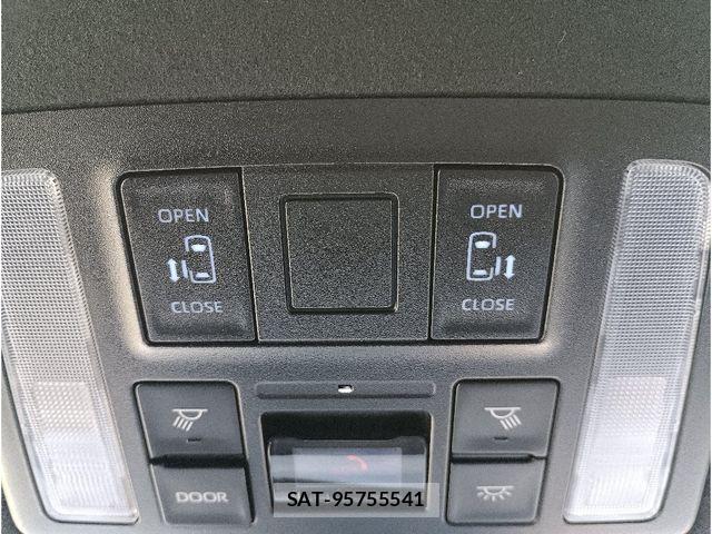 Toyota VOXY HYBRID 2022-03 8210984-26